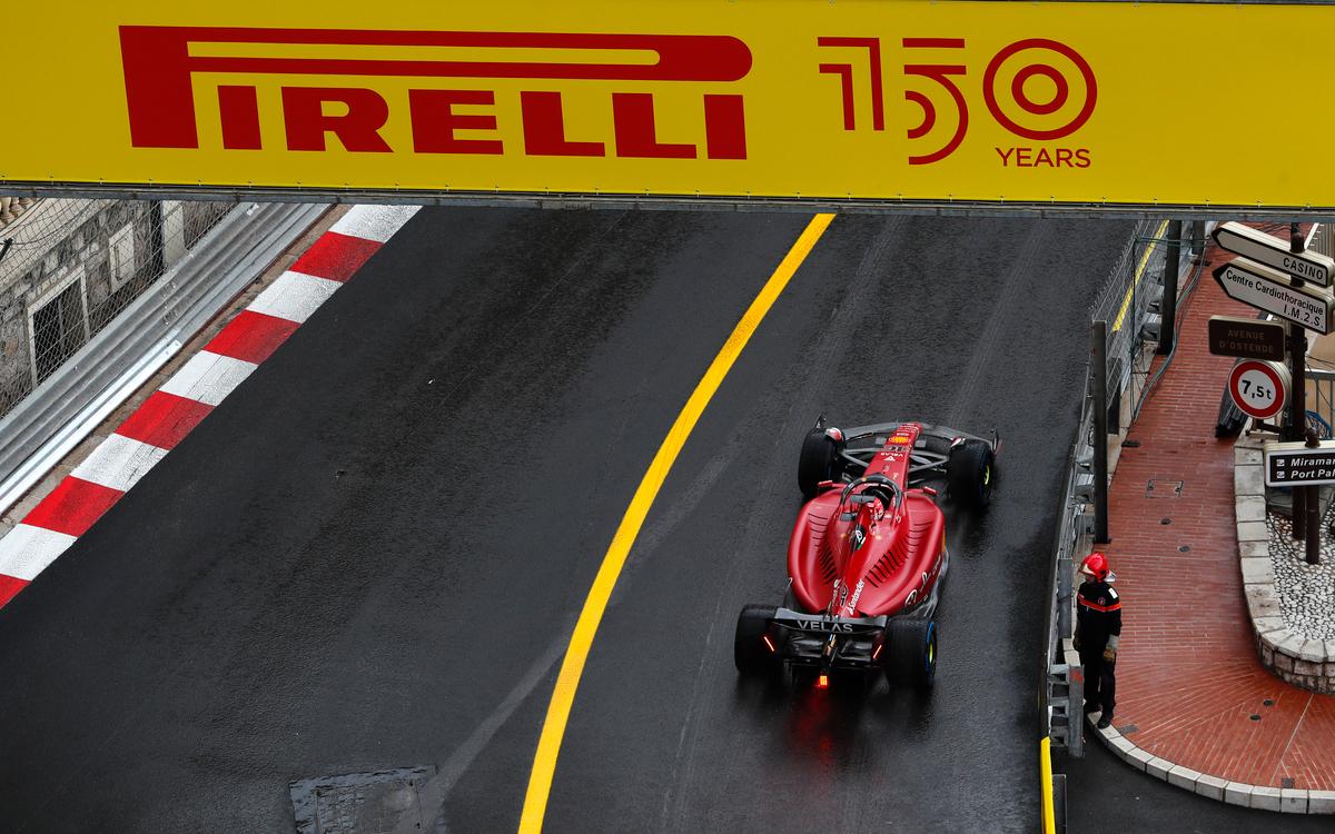 Charles Leclerc na výjazde z boxov