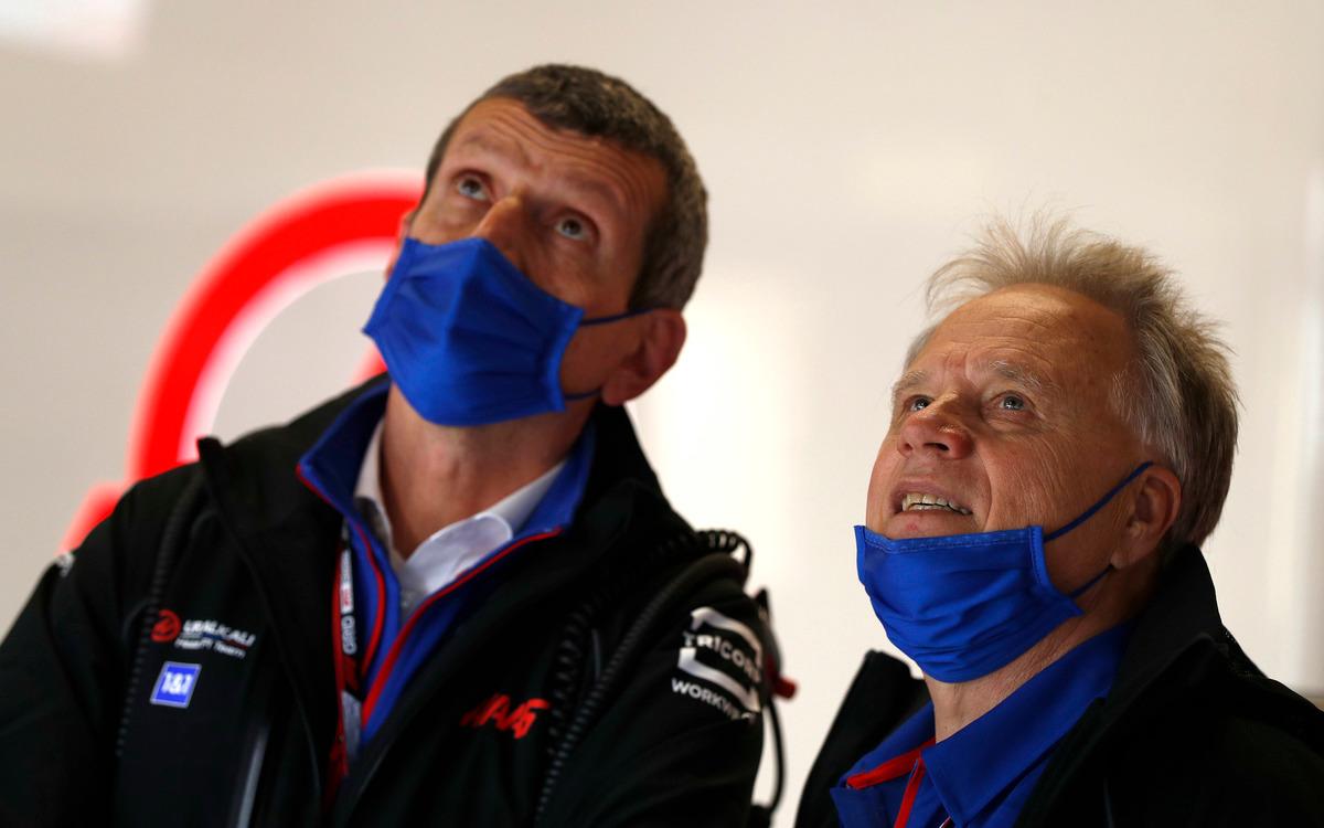 Günther Steiner a Gene Haas