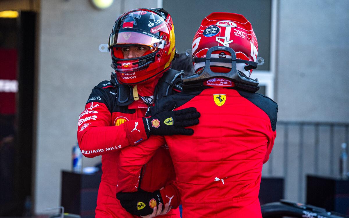 Charles Leclerc a Carlos Sainz