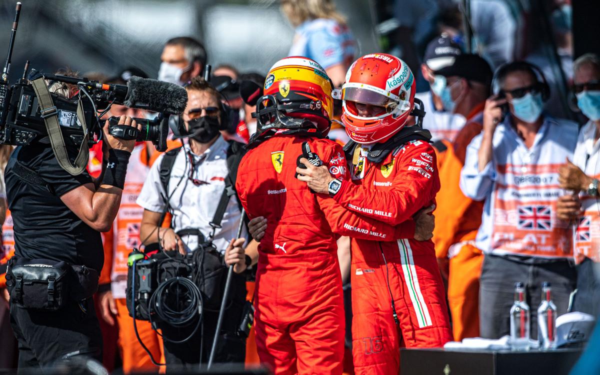 Charles Leclerc a Carlos Sainz