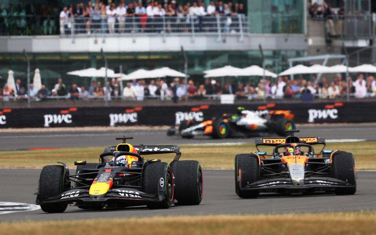 Max Verstappen a Oscar Piastri