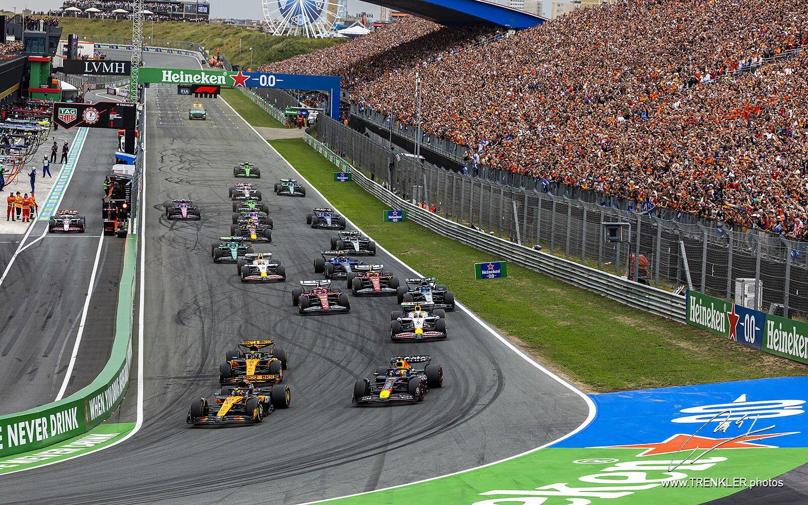 Oscar Piastri, Max Verstappen a Lando Norris po štarte VC Holandska 2025