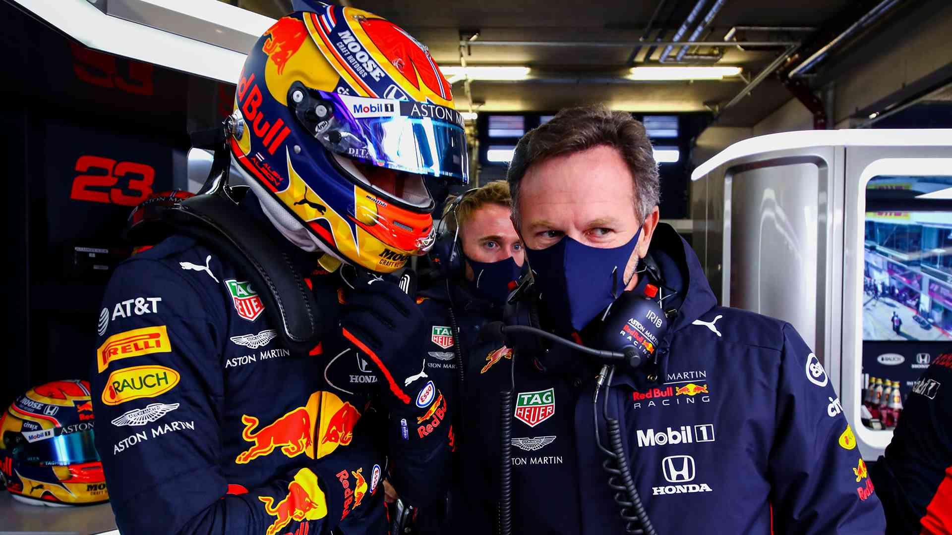 Alex Albon a Christian Horner