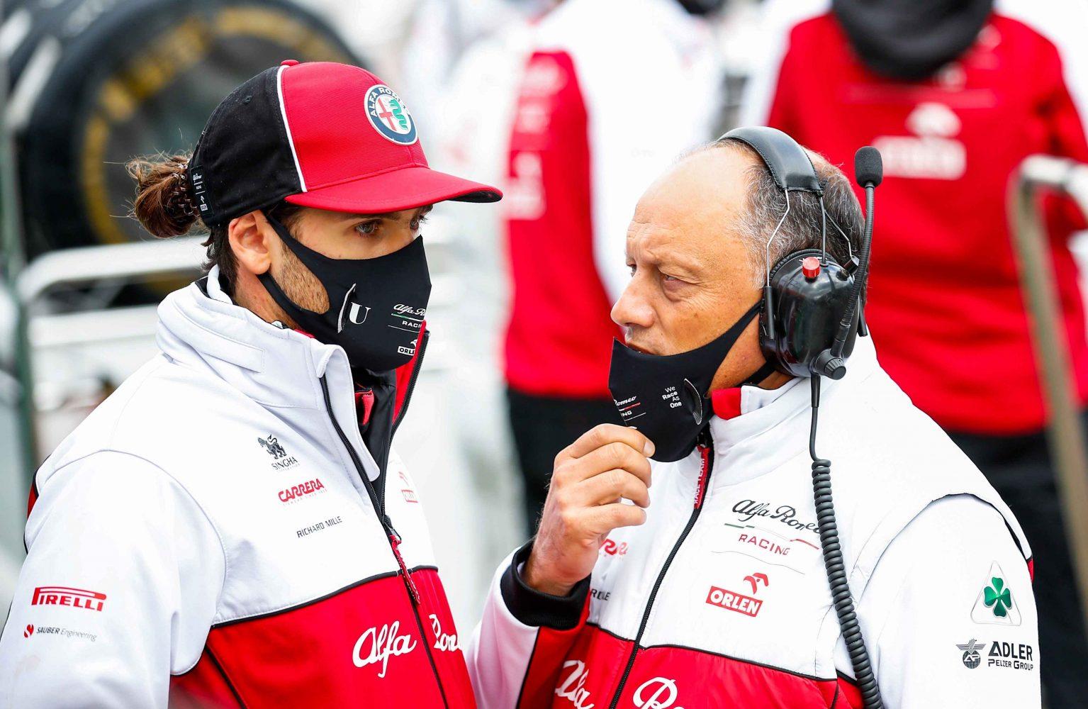 Antonio Giovinazzi a Frédéric Vasseur