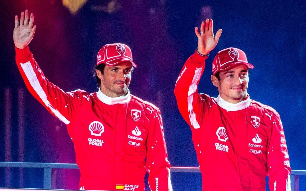 Carlos Sainz a Charles Leclerc