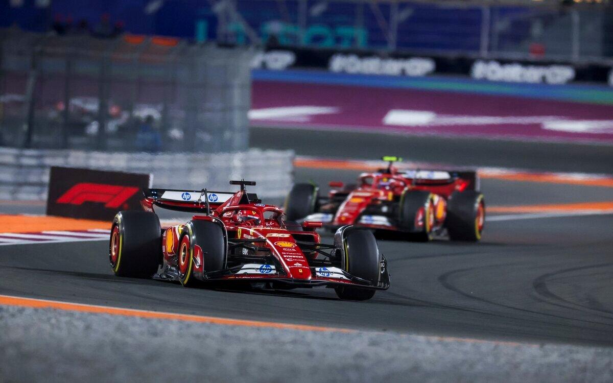 Charles Leclerc a Carlos Sainz