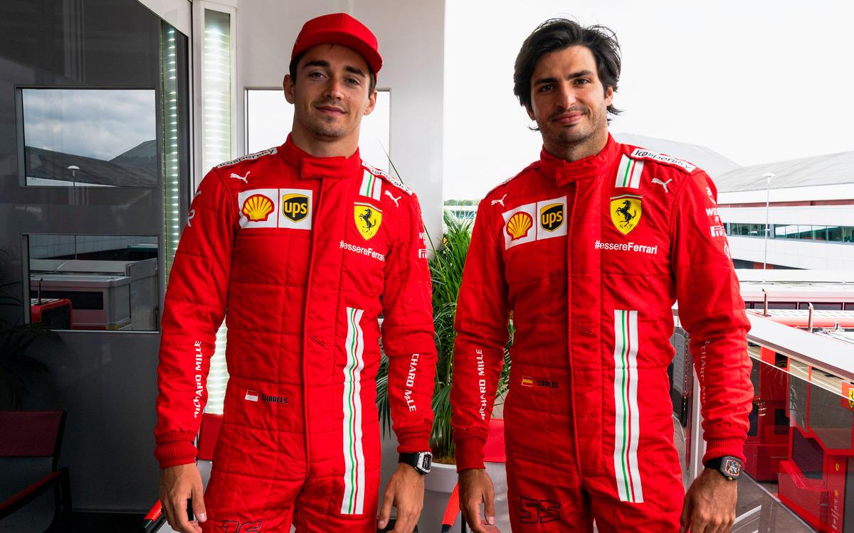Charles Leclerc a Carlos Sainz