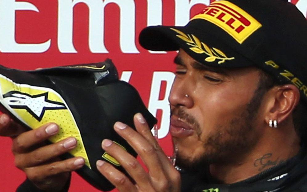 Lewis Hamilton – shoey