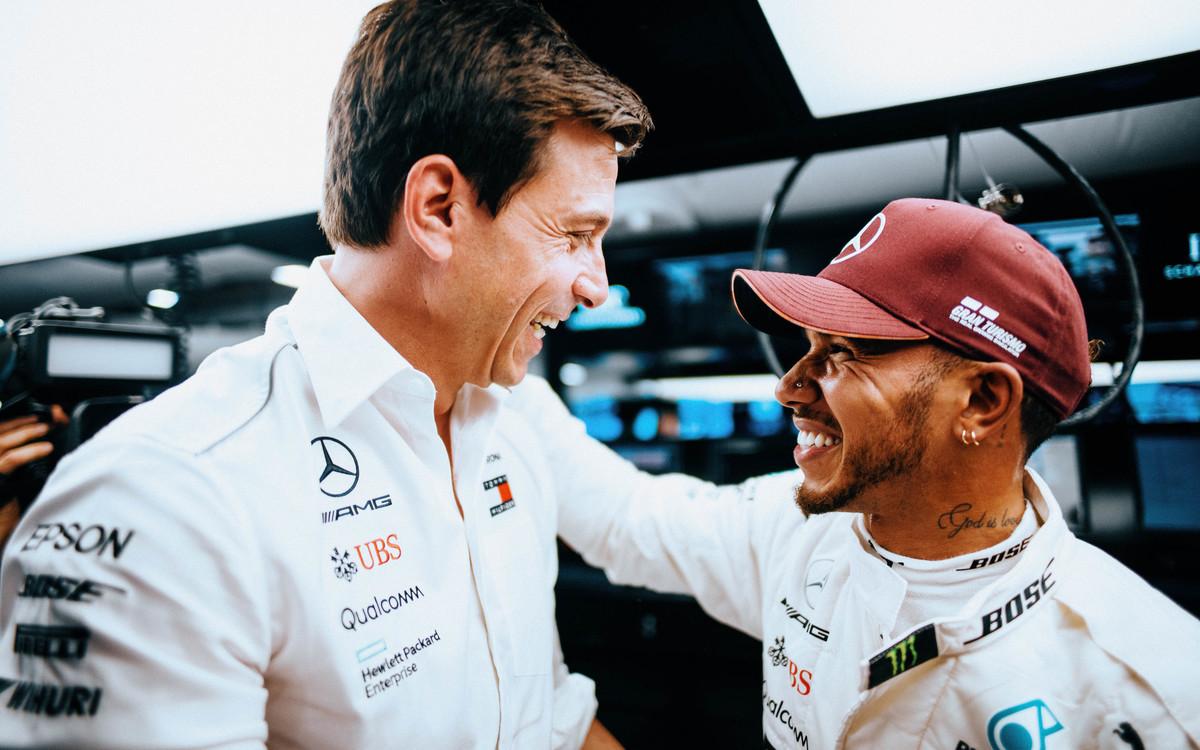 Lewis Hamilton a Toto Wolff