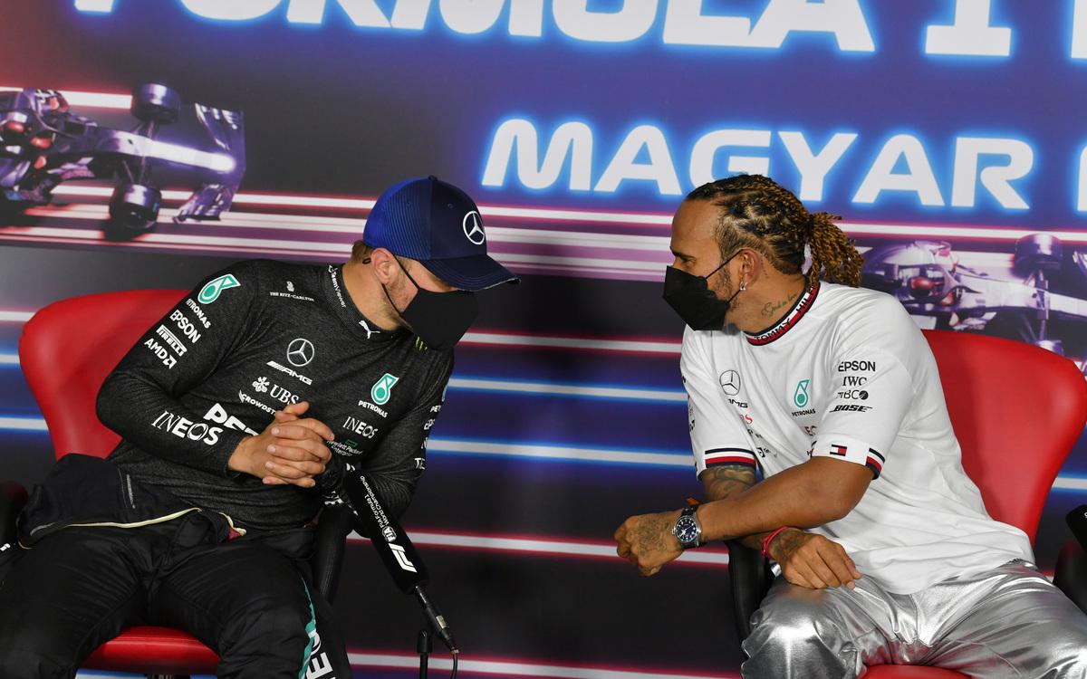 Valtteri Bottas a Lewis Hamilton