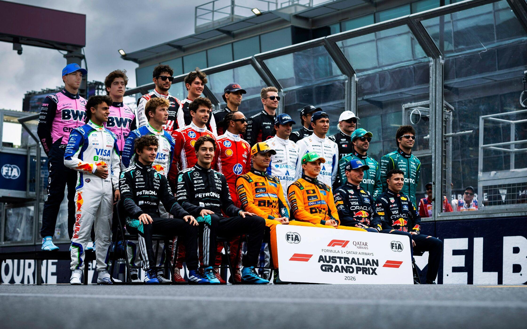 Spoločná fotka jazdcov pre rok 2026