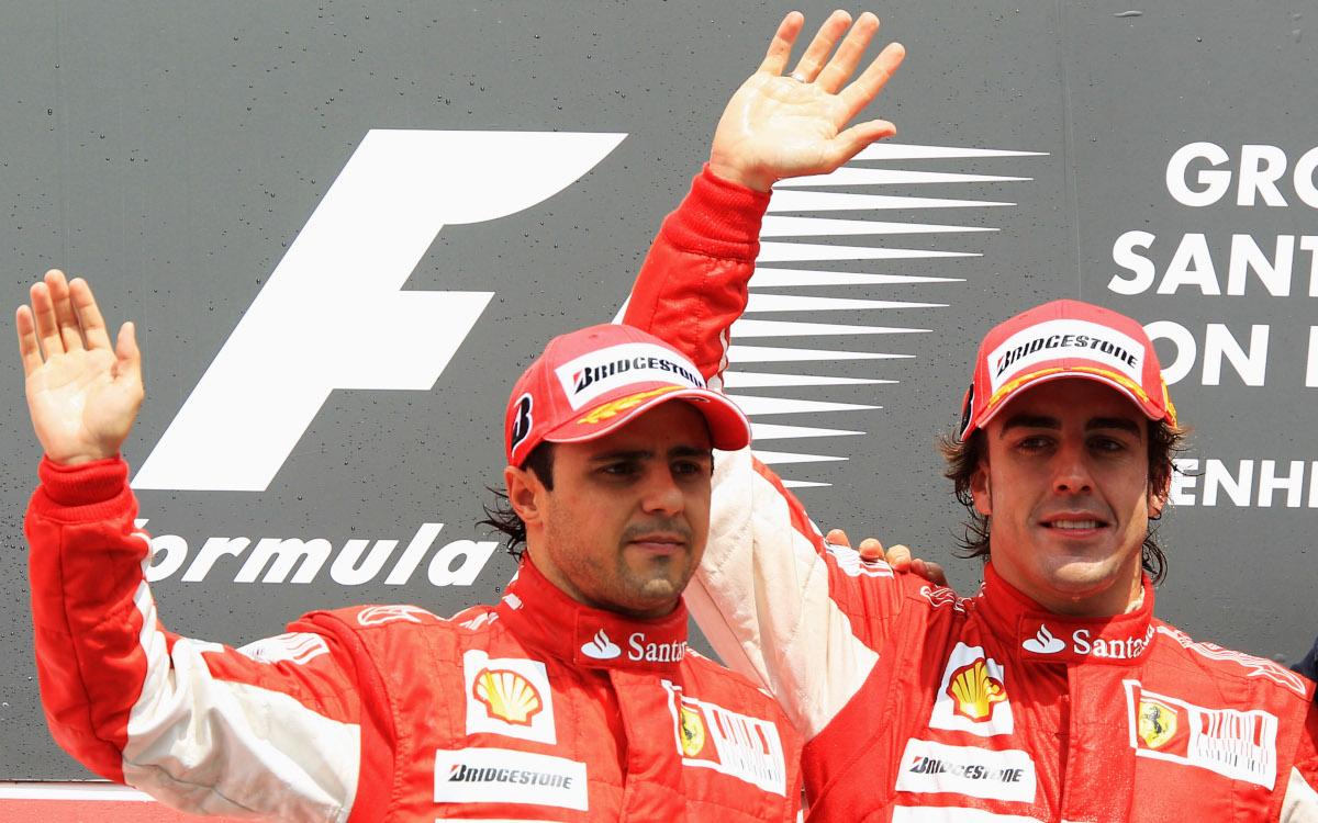 Felipa Massa a Fernando Alonso na pódiu VC Nemecka 2010