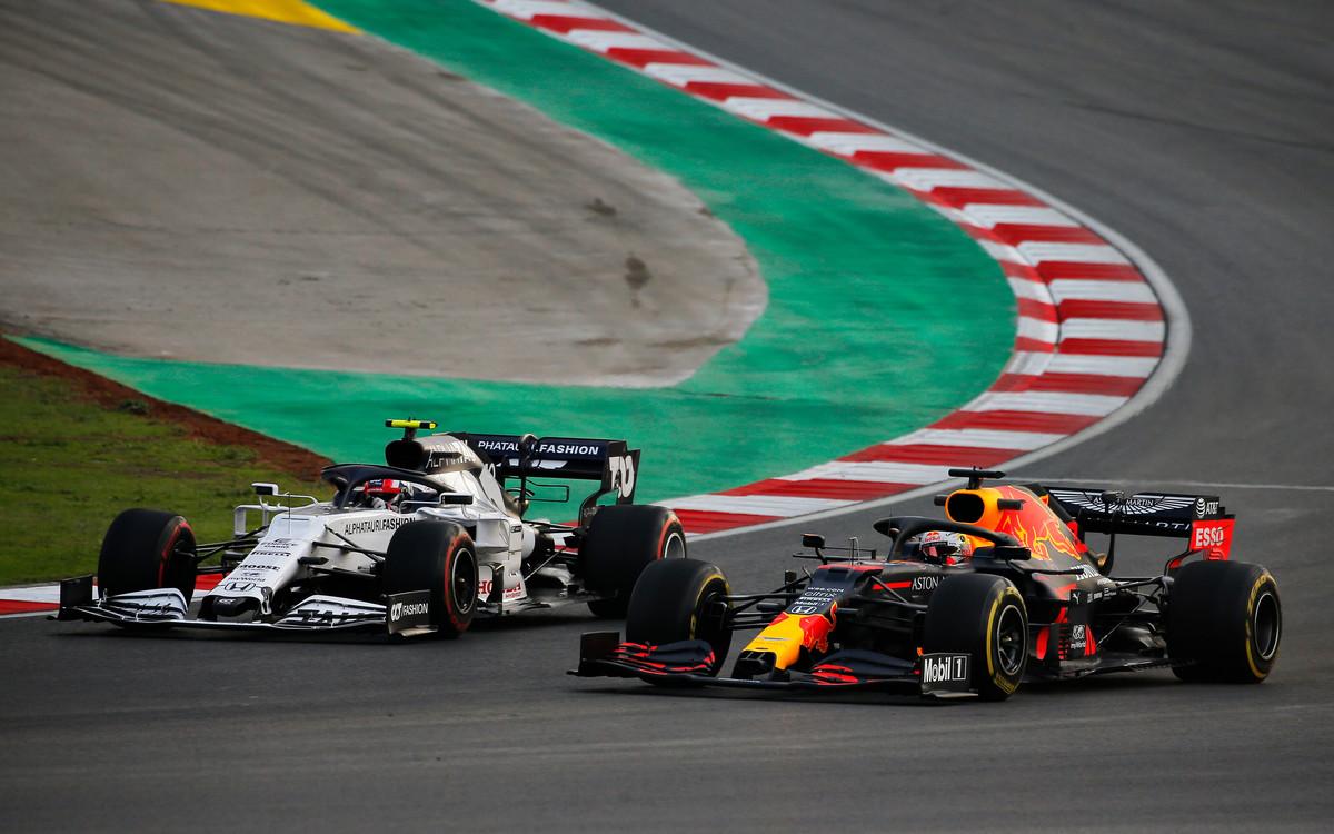 Max Verstappen a Pierre Gasly