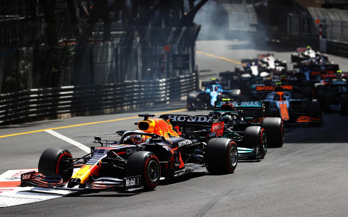 Max Verstappen po štarte VC Monaka 2021