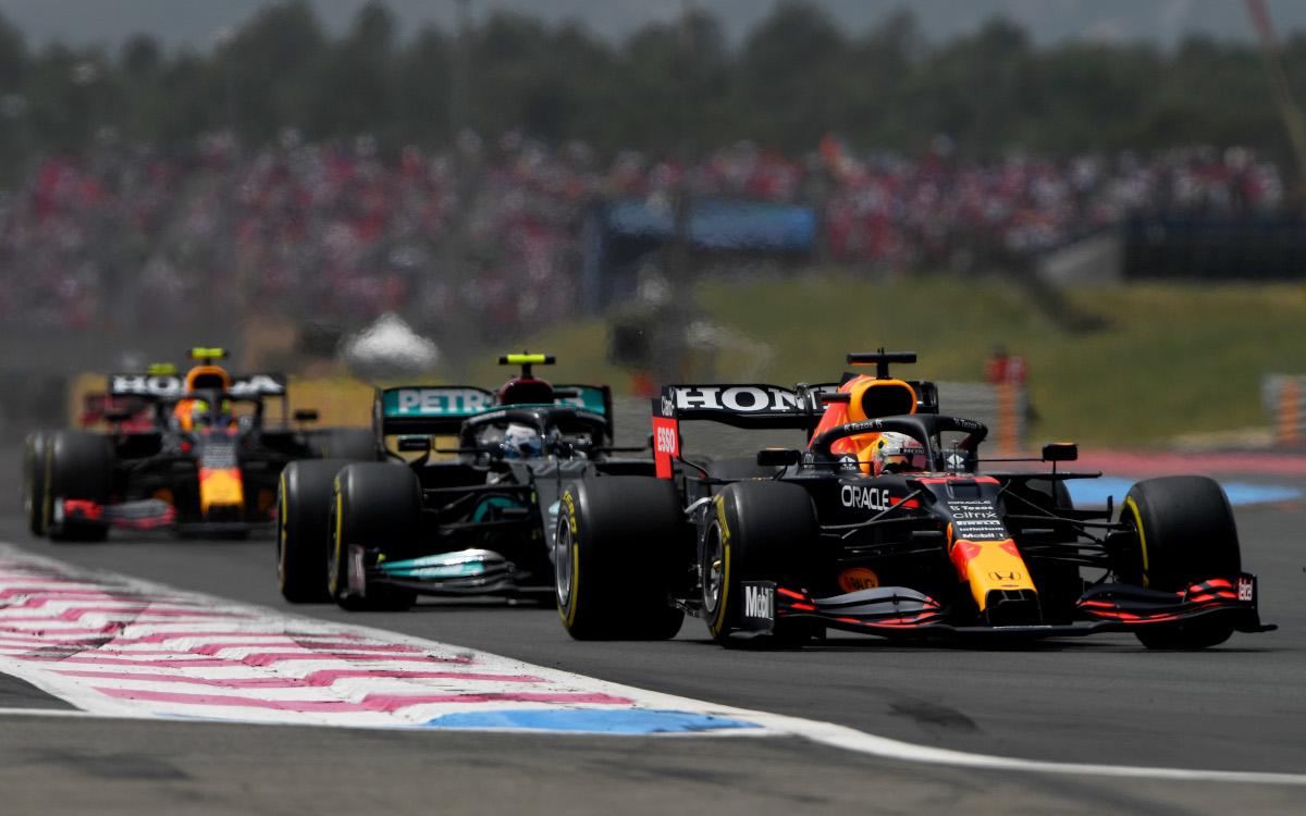 Max Verstappen pred Valtterim Bottasom