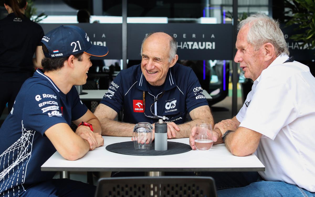 Nyck de Vries, Franz Tost a Helmut Marko