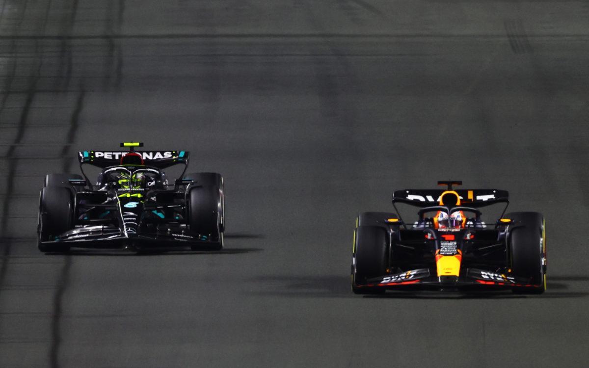 Lewis Hamilton a Max Verstappen