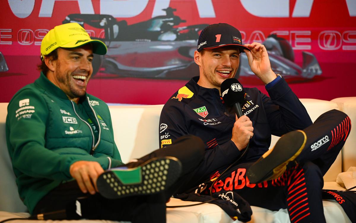 Max Verstappen a Fernando Alonso