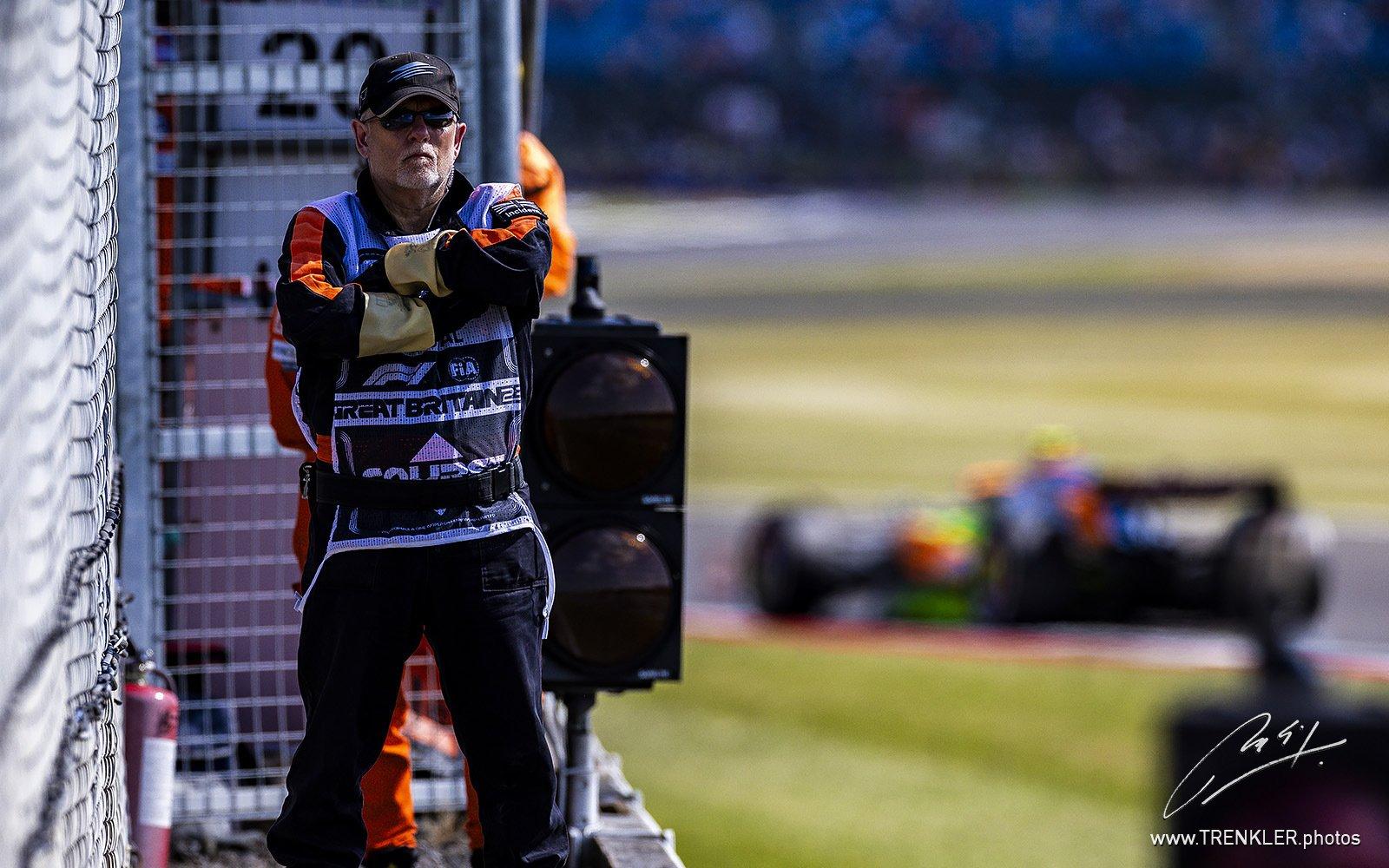 Maršal v Silverstone