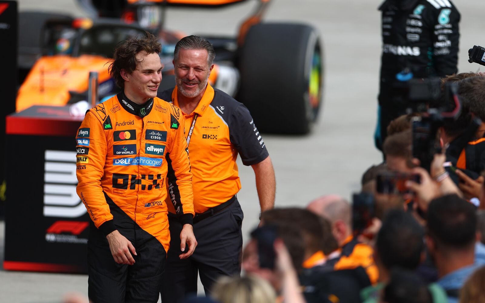 Oscar Piastri a Zak Brown