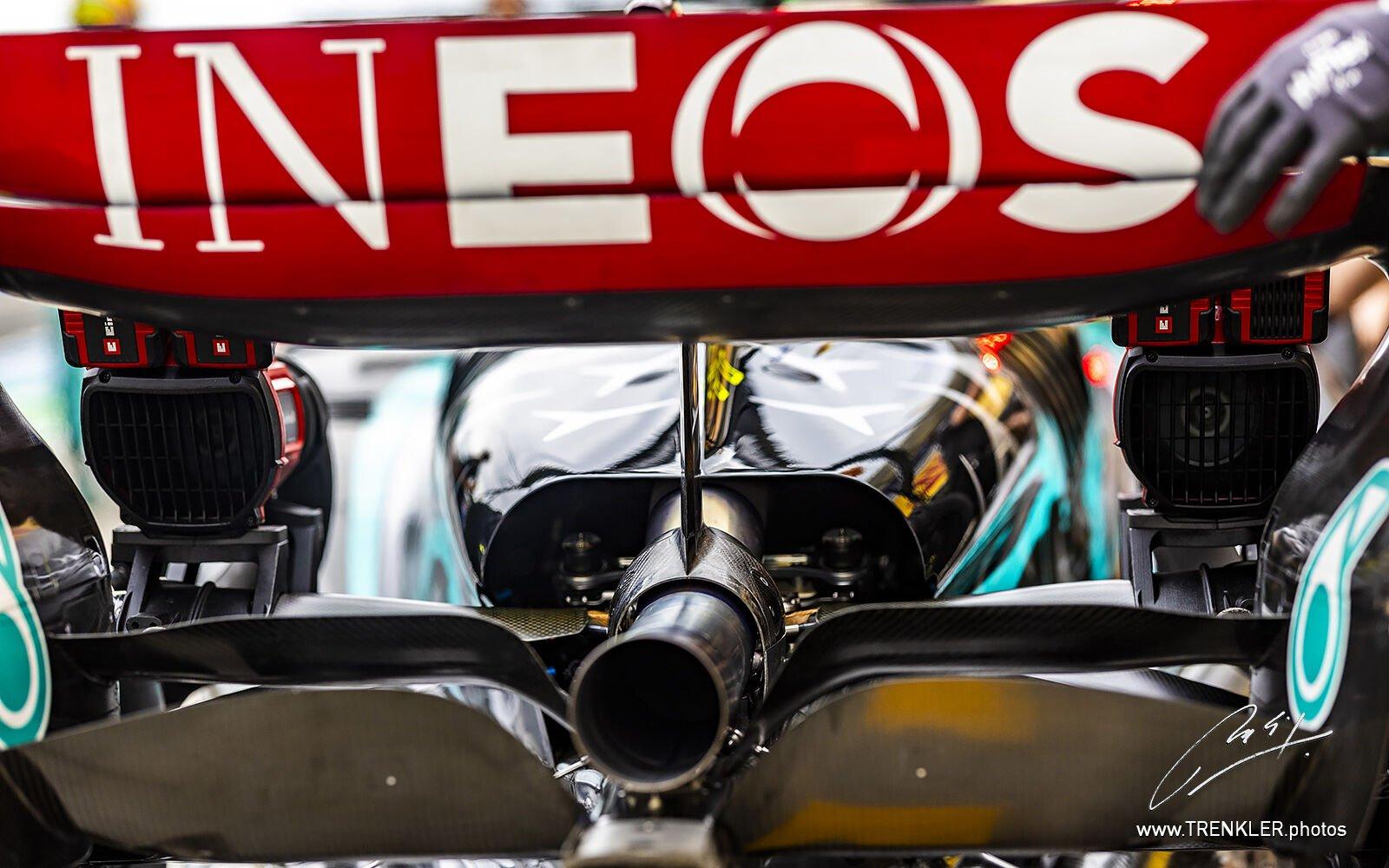 Lewis Hamilton, výfuk
