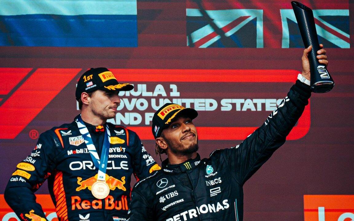 Lewis Hamilton a Max Verstappen