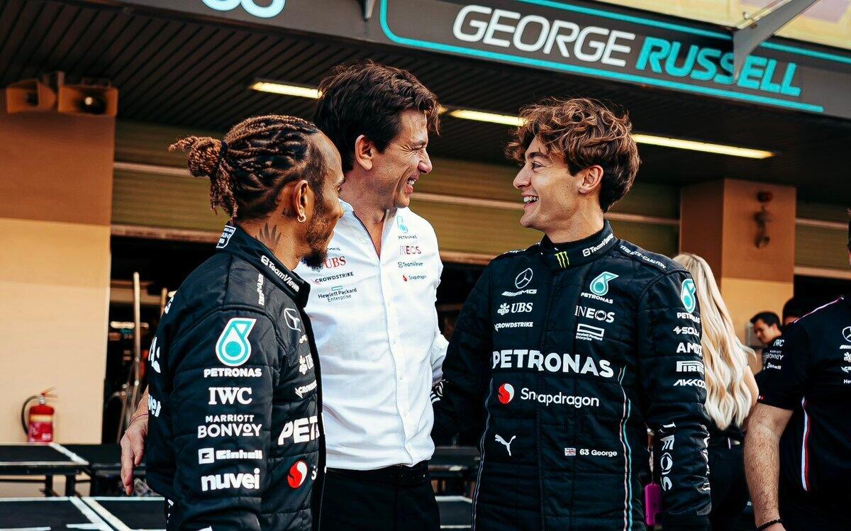 Lewis Hamilton, George Russell, Toto Wolff