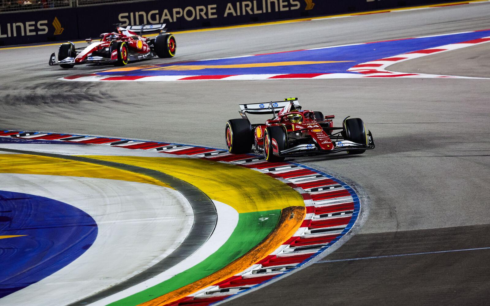 Lewis Hamilton a Charles Leclerc