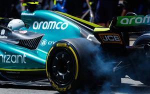 fotka k článku Aston Martin prezradil, prečo mu na preteky nezostávali nové gumy