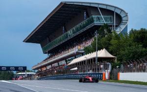 fotka k článku Leclerc nechápe: V ľavotočivých zákrutách bolo auto neovládateľné