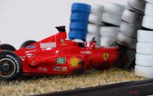 fotka k článku Jeho rukami prešli tisíce modelov F1: Aplikácia decálov nie je vždy sranda