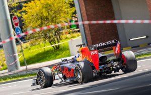 fotka k článku Monopost Red Bull RB7 sa dnes pod Spišským hradom neukázal