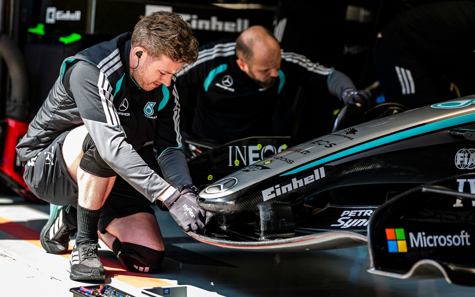 Predné krídlo Mercedesu