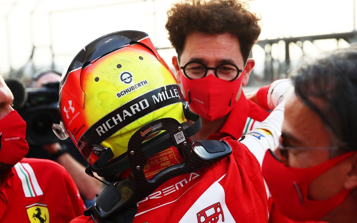 Mick Schumacher a Mattia Binotto