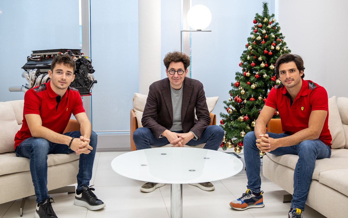 Charles Leclerc, Mattia Binotto, Carlos Sainz