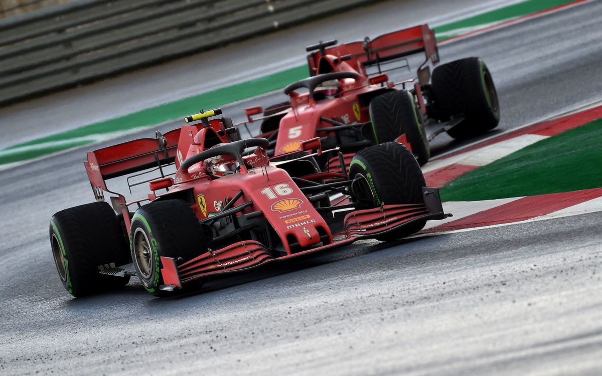 Charles Leclerc pred Sebastianom Vettelom