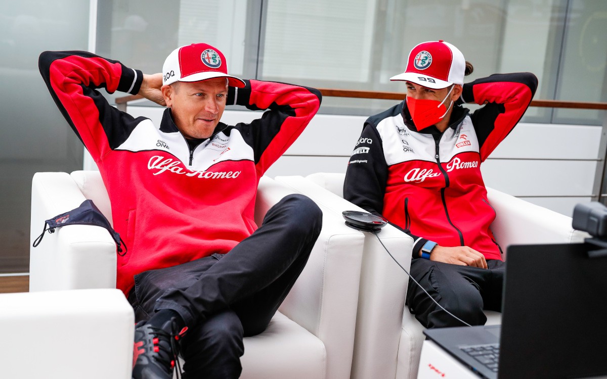 Kimi Räikkönen a Antonio Giovinazzi