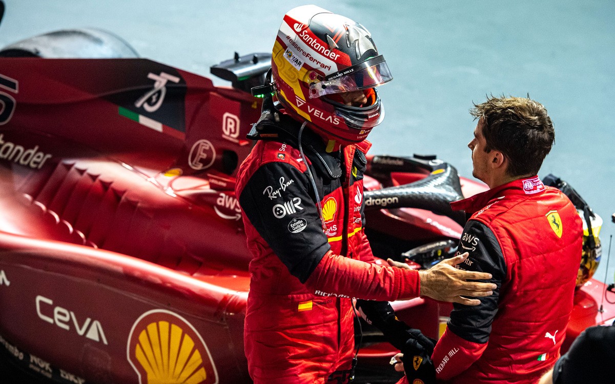 Charles Leclerc a Carlos Sainz