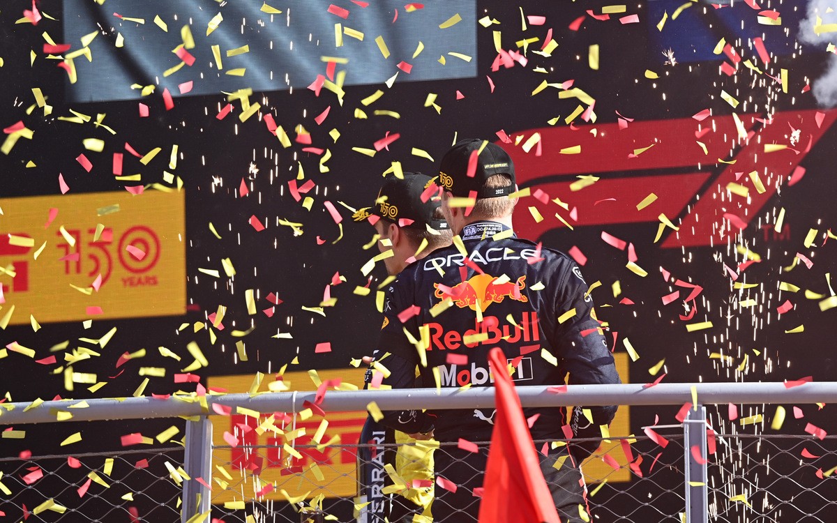 Max Verstappen na pódiu VC Talianska 2022