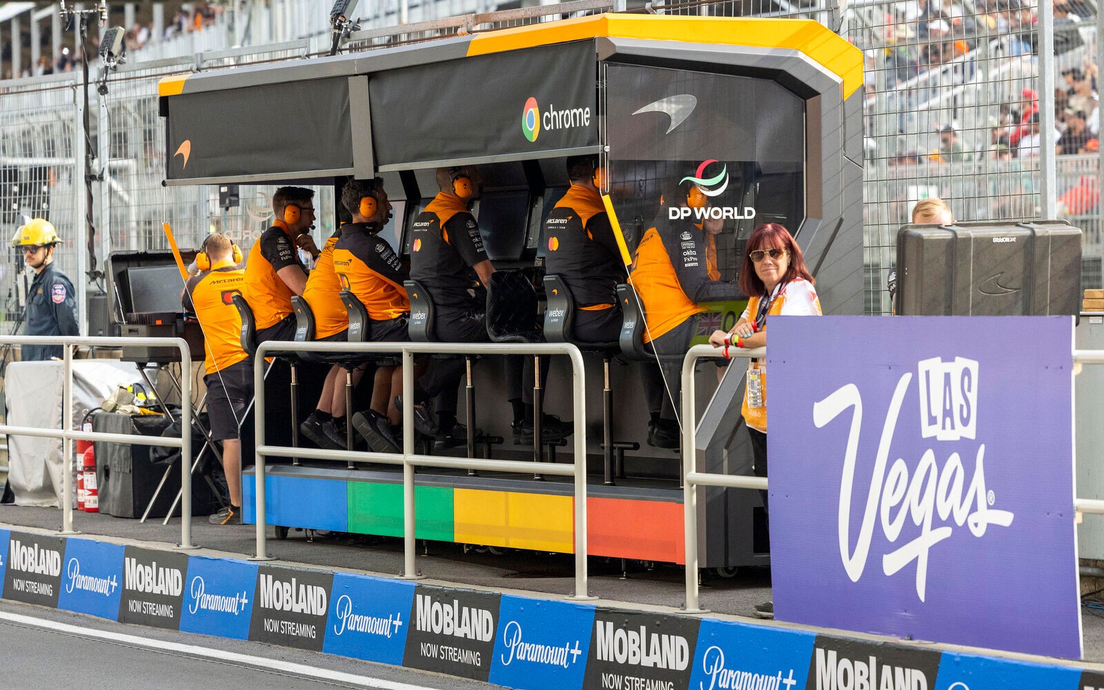 Boxový múrik McLarenu