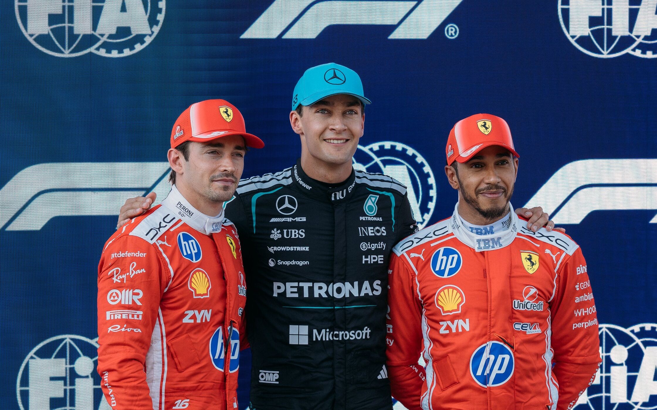George Russell, Charles Leclerc a Lewis Hamilton