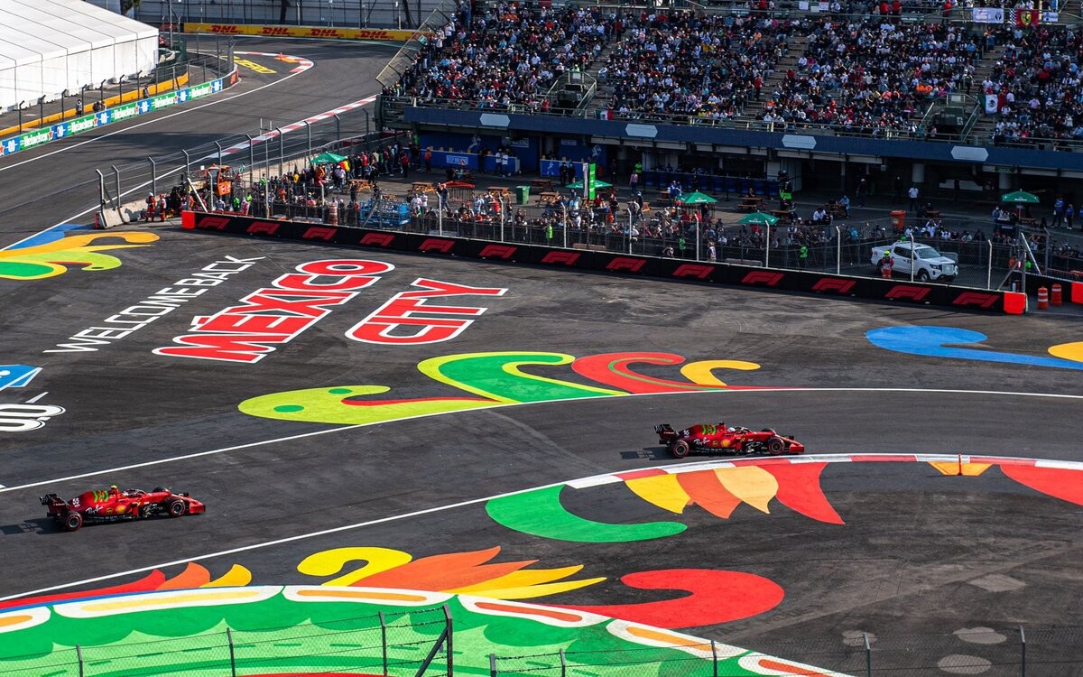 Charles Leclerc a Carlos Sainz