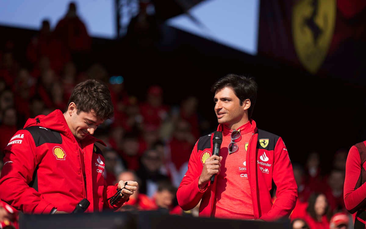 Charles Leclerc a Carlos Sainz
