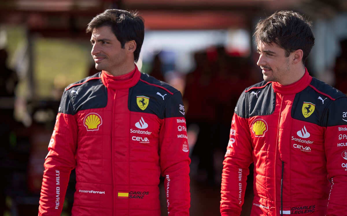 Charles Leclerc a Carlos Sainz