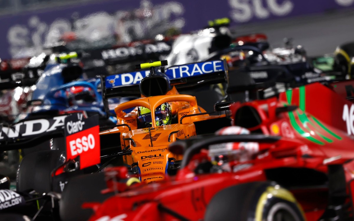 Lando Norris v záplave monopostov