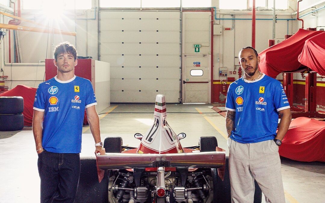 Charles Leclerc a Lewis Hamilton