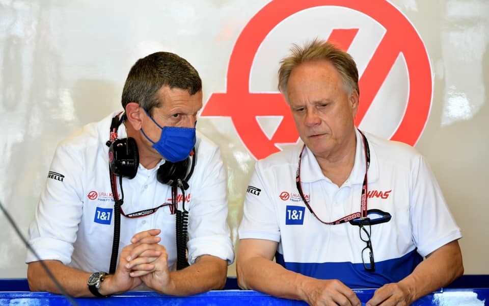 Günther Steiner a Gene Haas