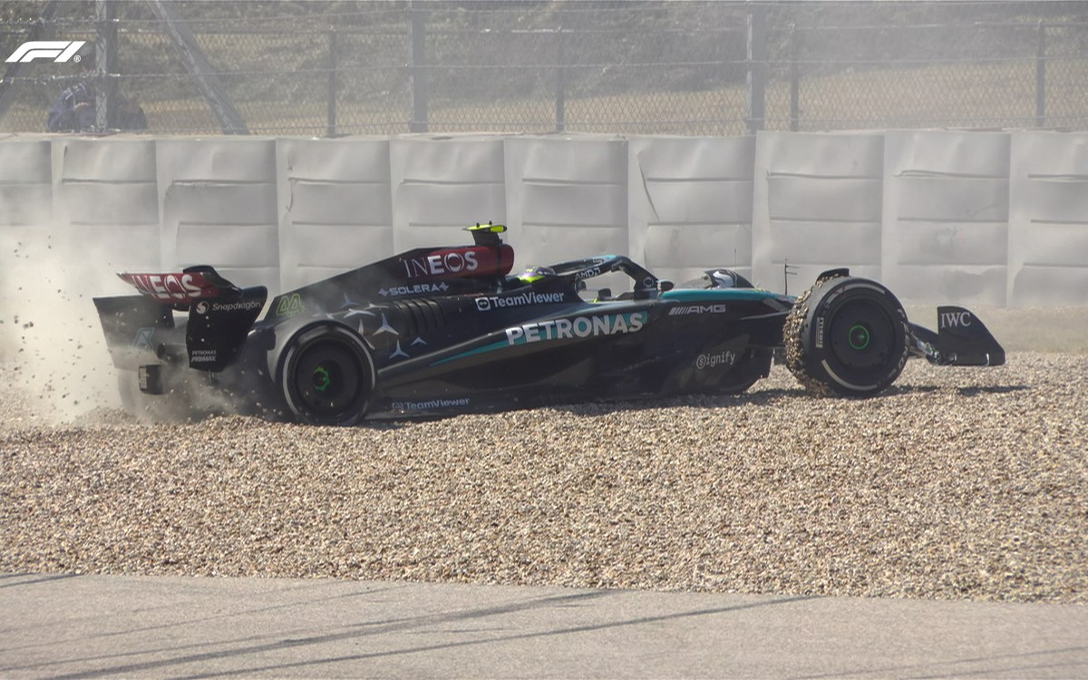 Lewis Hamilton v štrku