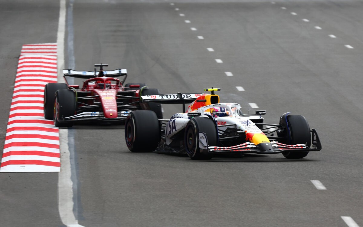 Liam Lawson a Charles Leclerc
