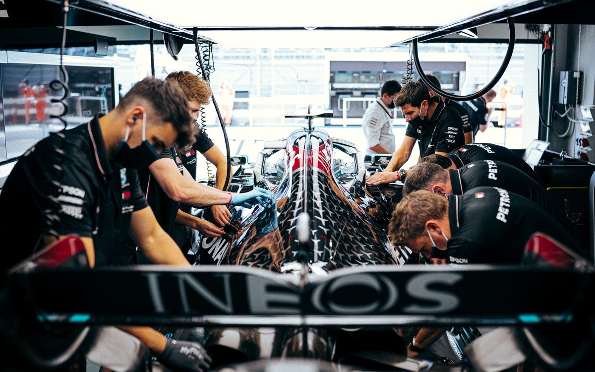 Ineos, mechanici Mercedesu